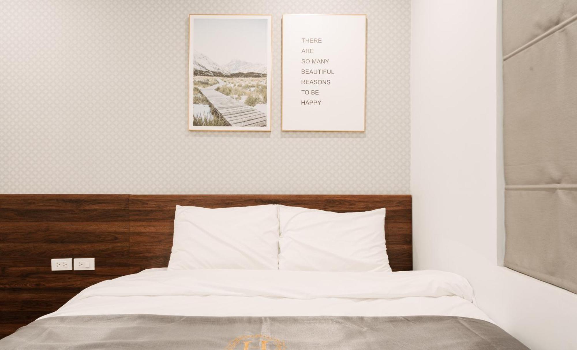 Hi-home - The West Xuan Dieu Apartment *